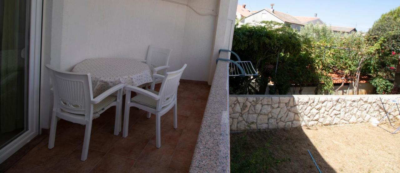 Apartment Dony - Ticic Novalja Exterior photo