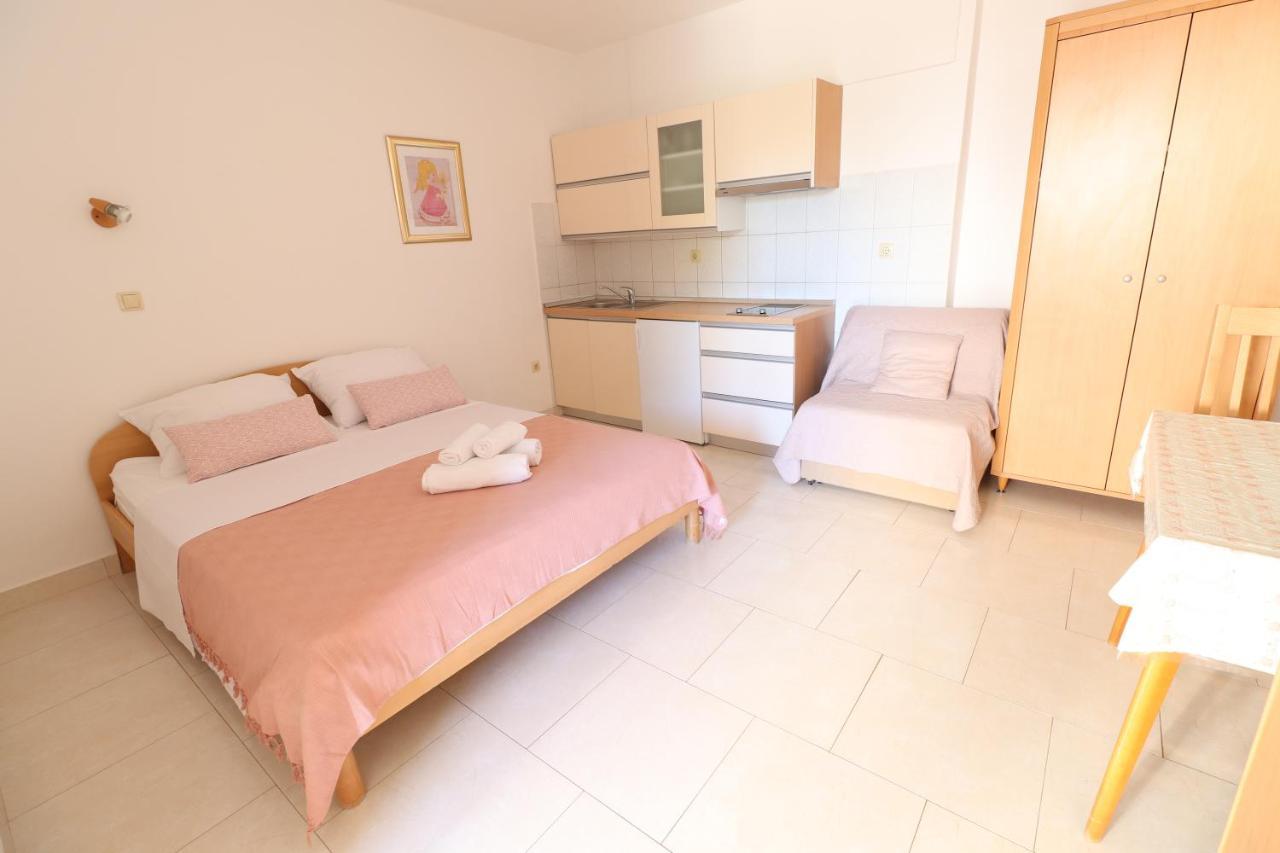 Apartment Dony - Ticic Novalja Exterior photo
