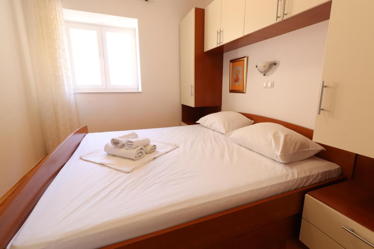Apartment Dony - Ticic Novalja Exterior photo