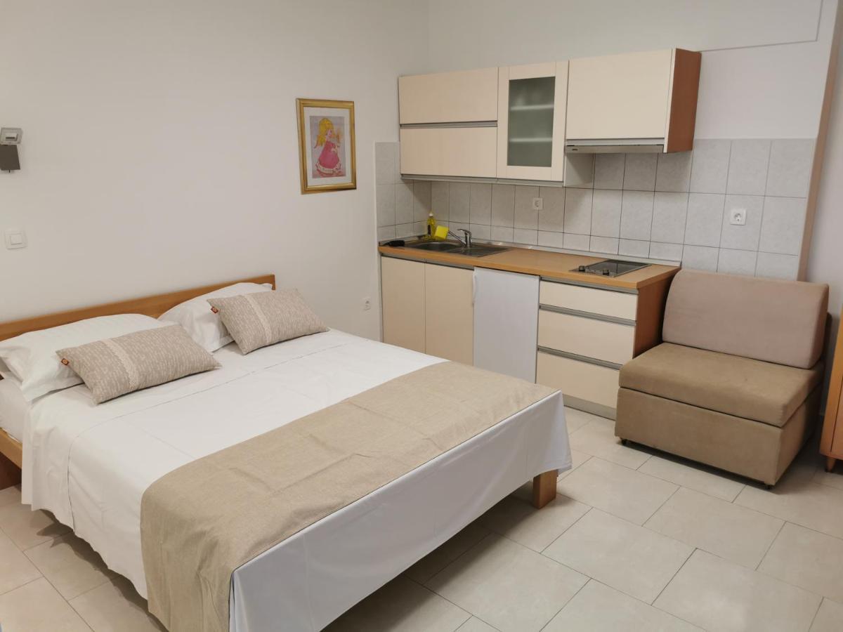 Apartment Dony - Ticic Novalja Exterior photo